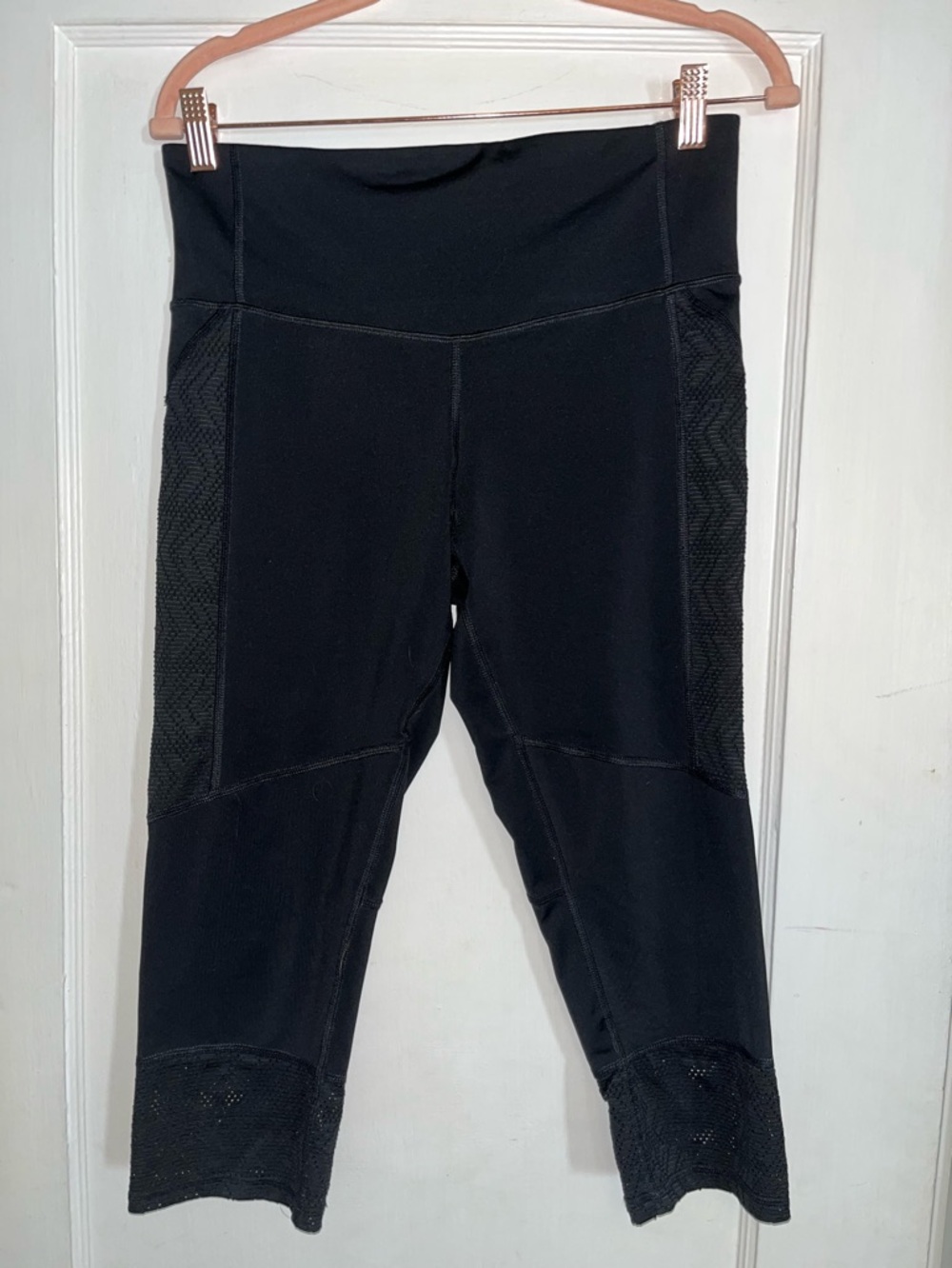 Cropped Workout Pants with Cute Details